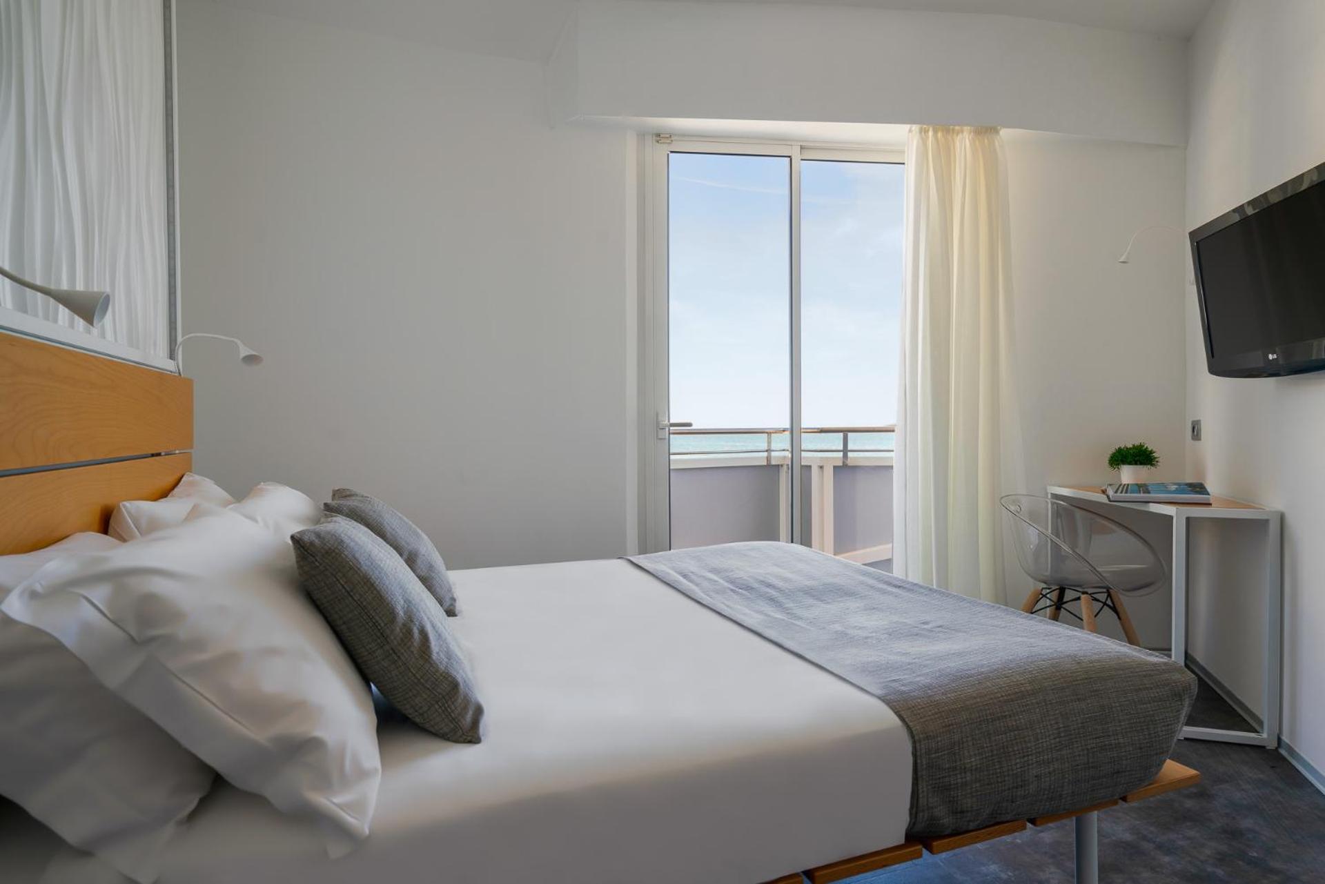 Hotel Rex - Fronte Mare 里乔内 外观 照片