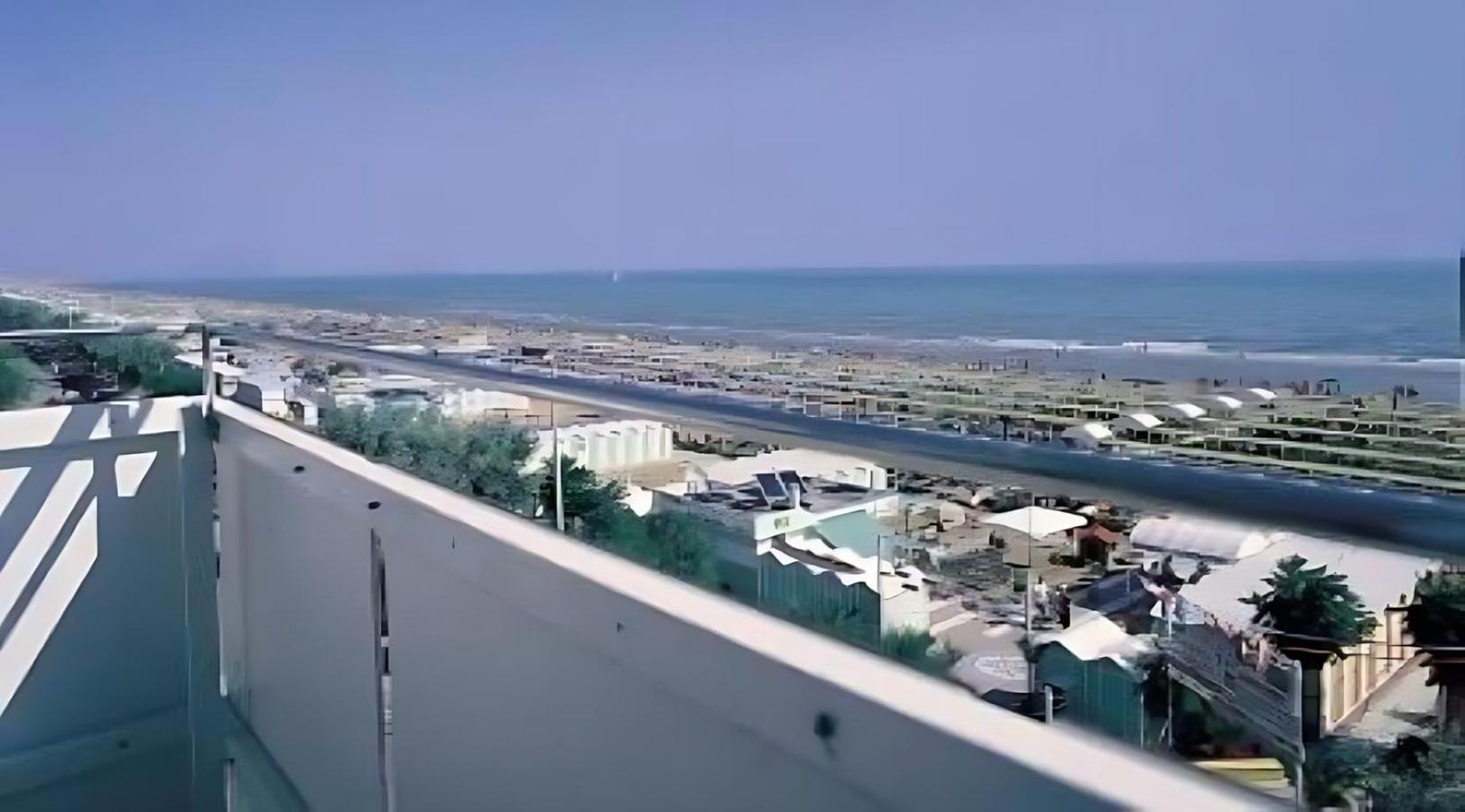 Hotel Rex - Fronte Mare 里乔内 外观 照片